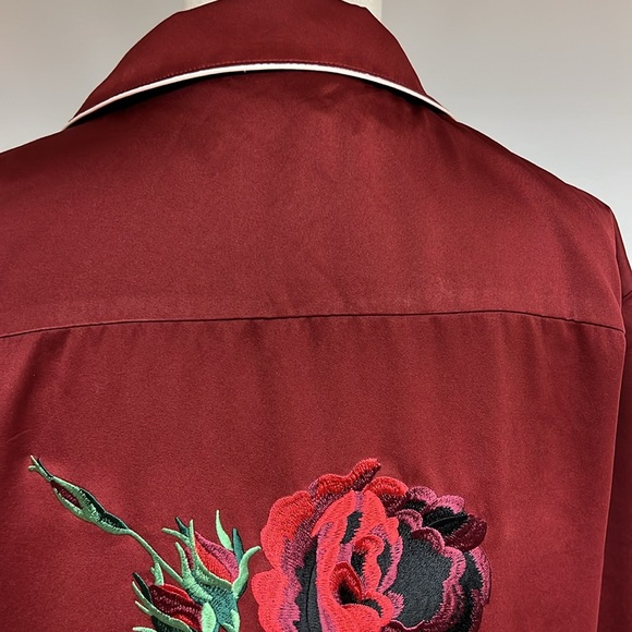 Bed to brunch roses embroidered top - Picture 8 of 13